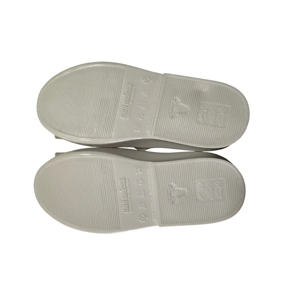 999. Mini Melissa Girls' Snow White Shoes White  Casual Character Shoes Scented
